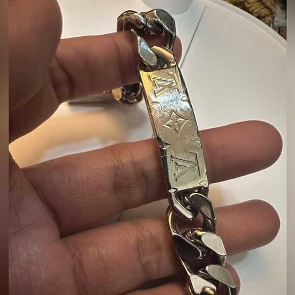 UNISEX Louis Vuitton Bracelet  M62486 Silver - Picture 7 of 16